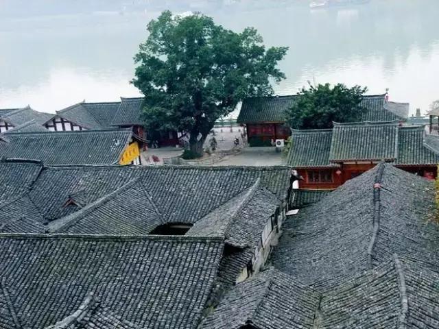 青瓦灰墻，高瓴飛檐，處處消磨時光