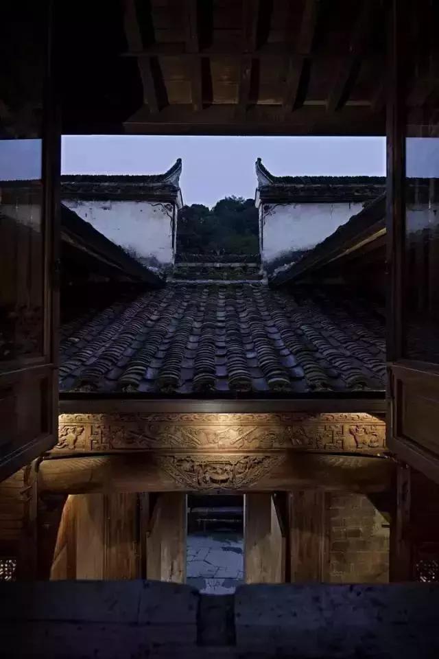 青瓦灰墻，高瓴飛檐，處處消磨時光