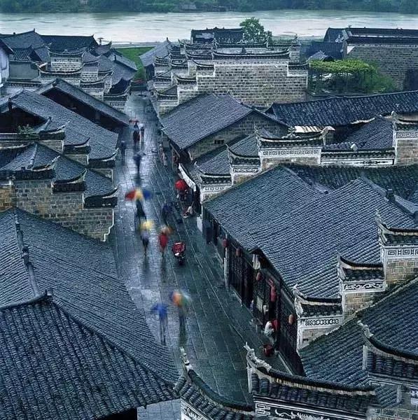 青瓦灰墻，高瓴飛檐，處處消磨時光