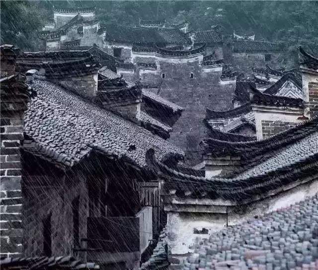 青瓦灰墻，高瓴飛檐，處處消磨時光